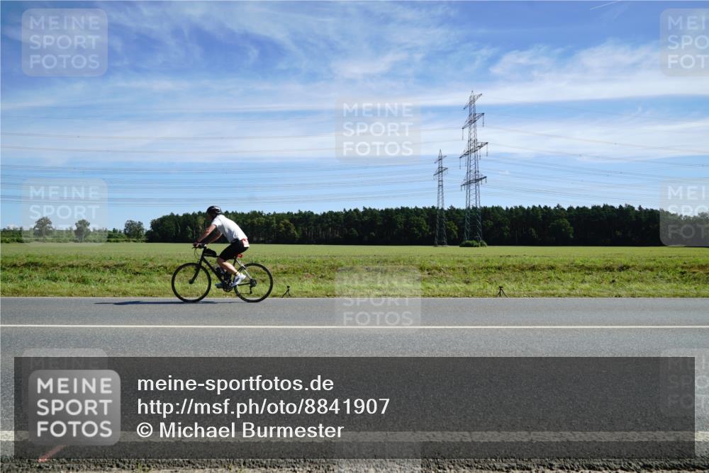 07.09.2025 - 19. Norderstedt Triathlon Michael Burmester http://msf.ph/oto/8841907 07.09.2025 12:27:35 Radfahren 1247 meine-sportfotos.de