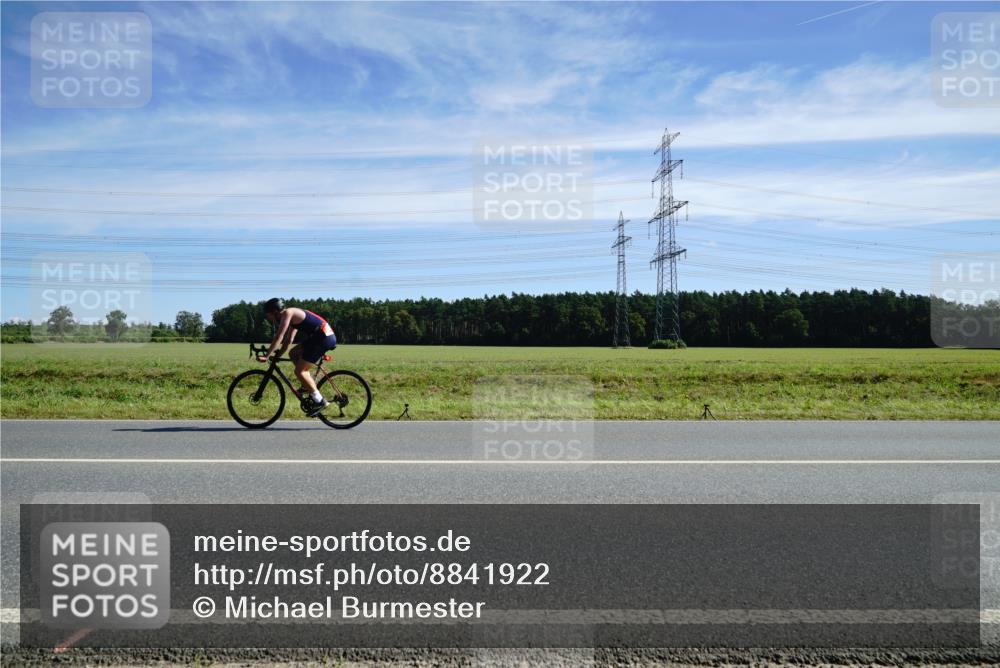 07.09.2025 - 19. Norderstedt Triathlon Michael Burmester http://msf.ph/oto/8841922 07.09.2025 12:27:41 Radfahren 1283 meine-sportfotos.de
