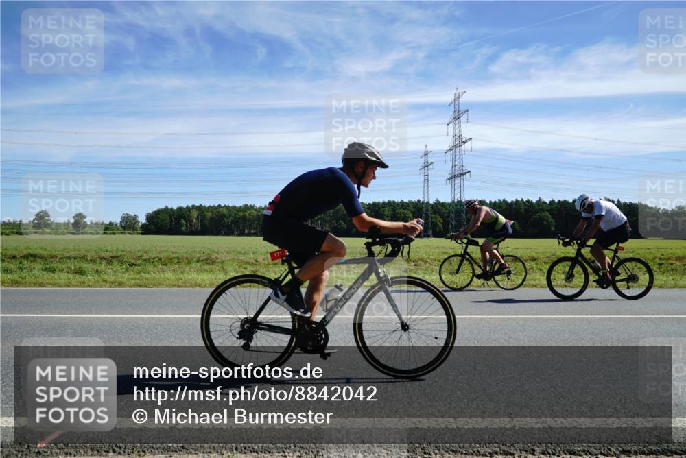 07.09.2025 - 19. Norderstedt Triathlon Michael Burmester http://msf.ph/oto/8842042 07.09.2025 12:28:09 Radfahren 171, 728, 735, 752 meine-sportfotos.de