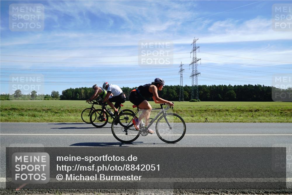 07.09.2025 - 19. Norderstedt Triathlon Michael Burmester http://msf.ph/oto/8842051 07.09.2025 12:28:09 Radfahren 171, 728, 735, 752 meine-sportfotos.de