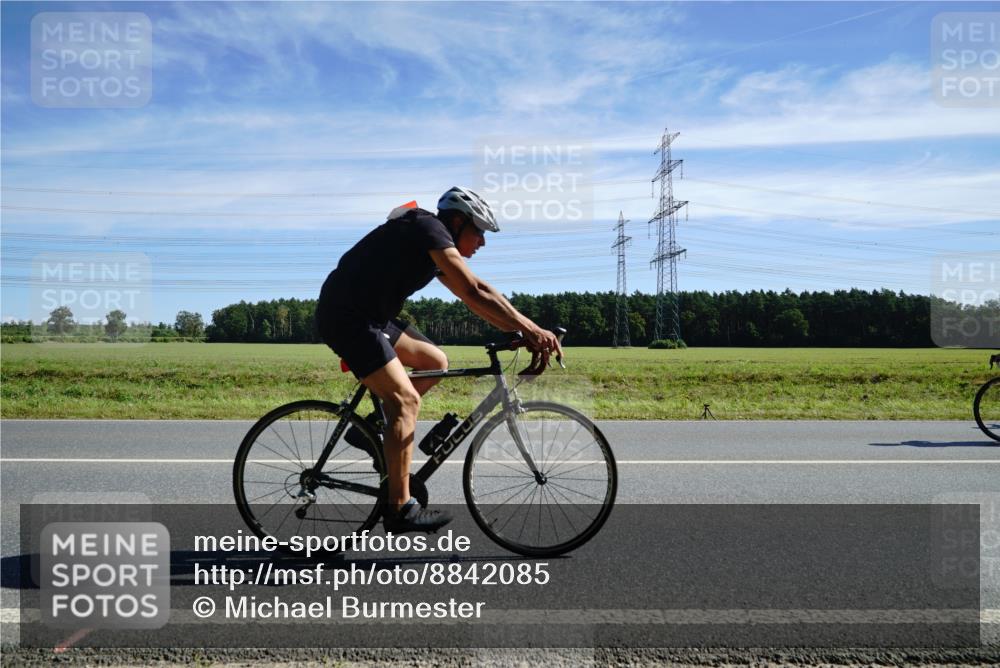 07.09.2025 - 19. Norderstedt Triathlon Michael Burmester http://msf.ph/oto/8842085 07.09.2025 12:28:21 Radfahren 141 meine-sportfotos.de