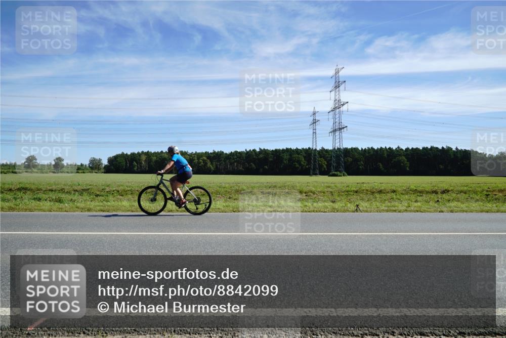 07.09.2025 - 19. Norderstedt Triathlon Michael Burmester http://msf.ph/oto/8842099 07.09.2025 12:28:22 Radfahren 141 meine-sportfotos.de