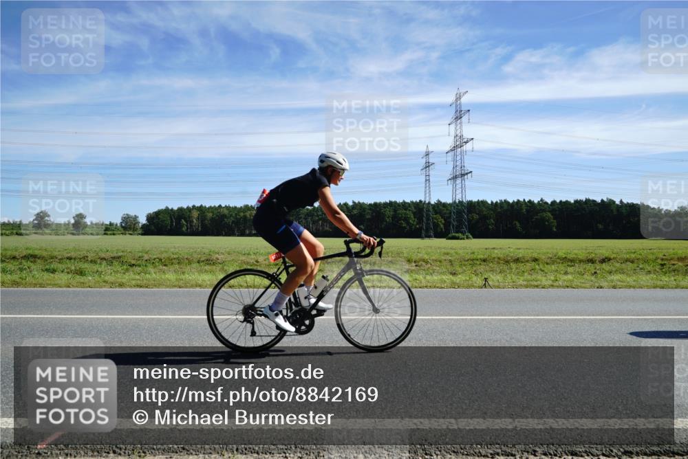07.09.2025 - 19. Norderstedt Triathlon Michael Burmester http://msf.ph/oto/8842169 07.09.2025 12:28:35 Radfahren 262, 696, 780, 858, 1213, 1214, 1329 meine-sportfotos.de