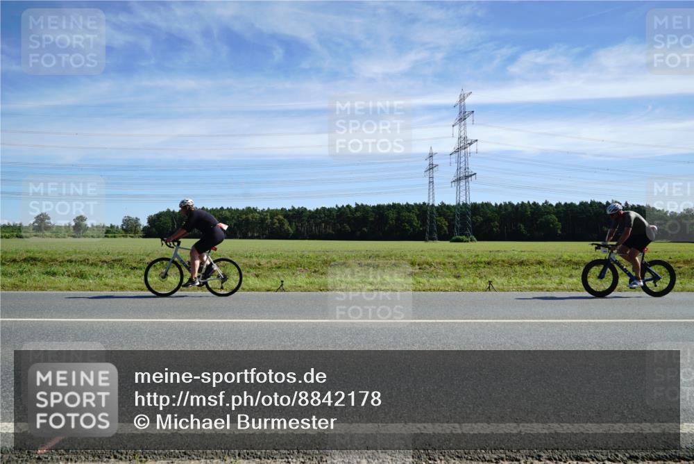 07.09.2025 - 19. Norderstedt Triathlon Michael Burmester http://msf.ph/oto/8842178 07.09.2025 12:28:38 Radfahren 262, 776, 1213, 1214 meine-sportfotos.de