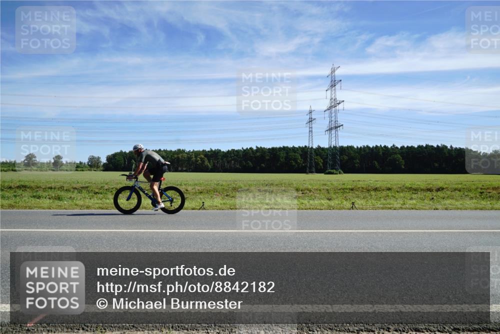 07.09.2025 - 19. Norderstedt Triathlon Michael Burmester http://msf.ph/oto/8842182 07.09.2025 12:28:38 Radfahren 262, 776, 1213, 1214 meine-sportfotos.de