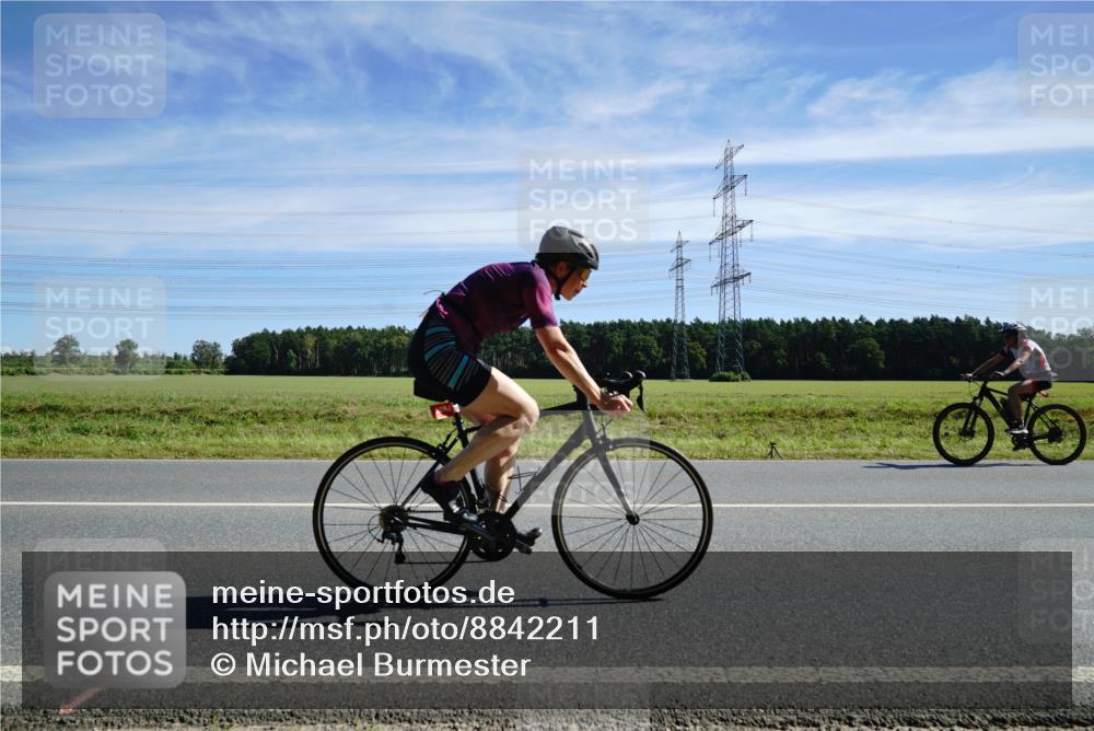 07.09.2025 - 19. Norderstedt Triathlon Michael Burmester http://msf.ph/oto/8842211 07.09.2025 12:28:48 Radfahren 1364 meine-sportfotos.de