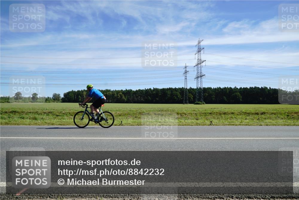 07.09.2025 - 19. Norderstedt Triathlon Michael Burmester http://msf.ph/oto/8842232 07.09.2025 12:28:58 Radfahren 265 meine-sportfotos.de