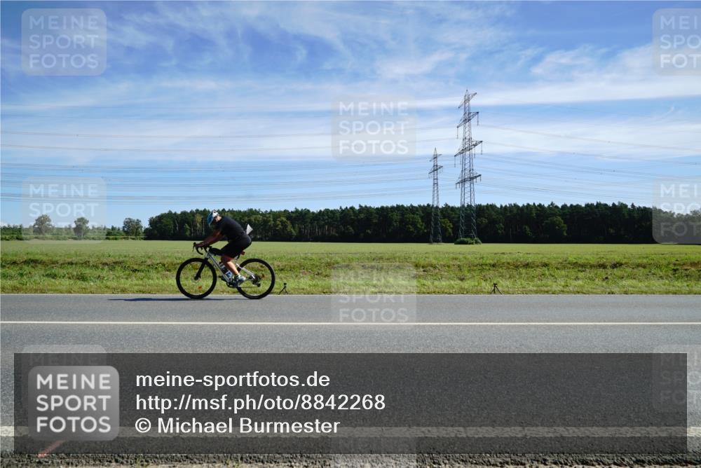 07.09.2025 - 19. Norderstedt Triathlon Michael Burmester http://msf.ph/oto/8842268 07.09.2025 12:29:19 Radfahren 161, 266, 750, 1251 meine-sportfotos.de