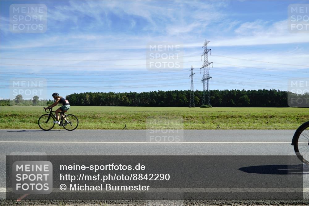 07.09.2025 - 19. Norderstedt Triathlon Michael Burmester http://msf.ph/oto/8842290 07.09.2025 12:29:22 Radfahren 161, 266, 750 meine-sportfotos.de