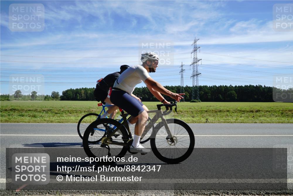 07.09.2025 - 19. Norderstedt Triathlon Michael Burmester http://msf.ph/oto/8842347 07.09.2025 12:30:00 Radfahren 145, 177, 251, 737, 811 meine-sportfotos.de