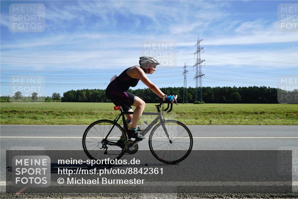 07.09.2025 - 19. Norderstedt Triathlon Michael Burmester http://msf.ph/oto/8842361 07.09.2025 12:30:06 Radfahren 295, 307, 1317 meine-sportfotos.de