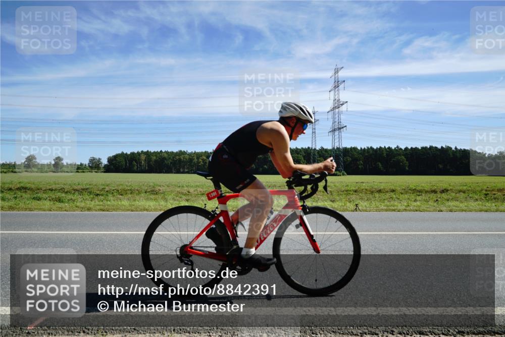 07.09.2025 - 19. Norderstedt Triathlon Michael Burmester http://msf.ph/oto/8842391 07.09.2025 12:30:21 Radfahren 293, 742, 1242, 1307, 1337, 1391 meine-sportfotos.de