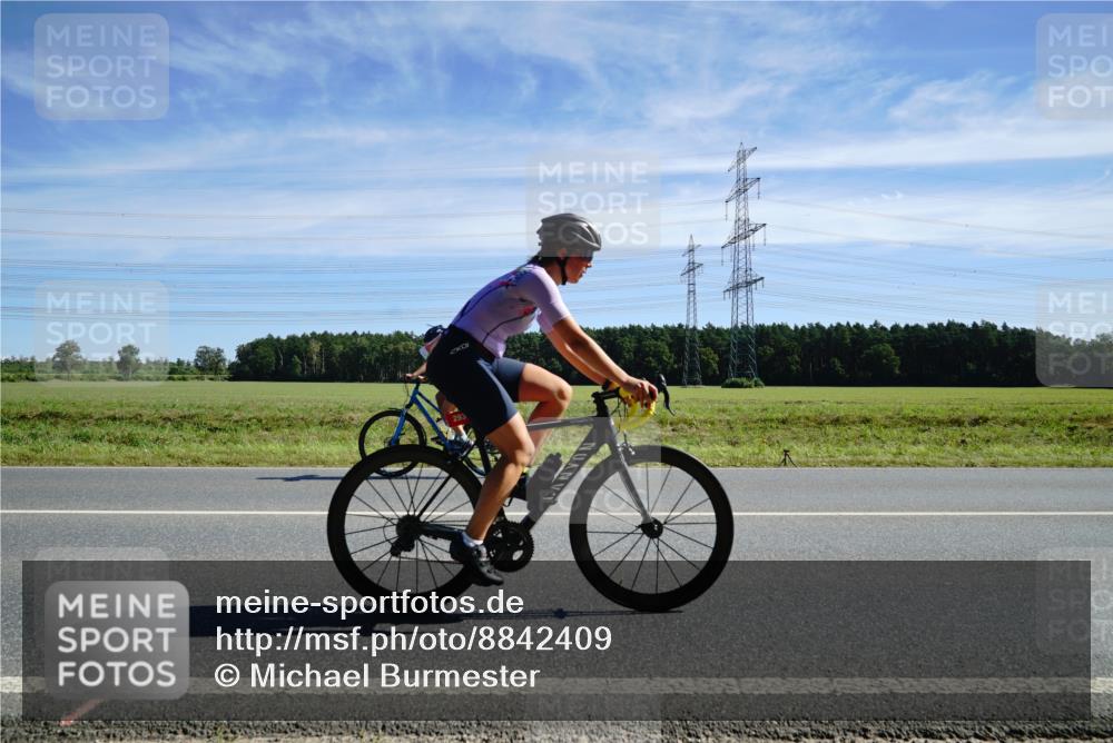 07.09.2025 - 19. Norderstedt Triathlon Michael Burmester http://msf.ph/oto/8842409 07.09.2025 12:30:24 Radfahren 293, 742, 1307, 1337, 1391 meine-sportfotos.de
