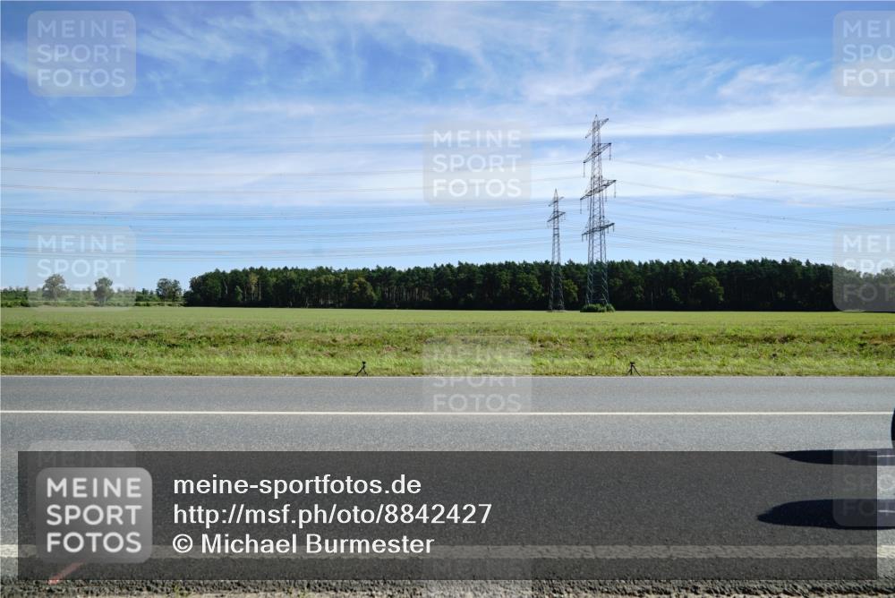 07.09.2025 - 19. Norderstedt Triathlon Michael Burmester http://msf.ph/oto/8842427 07.09.2025 12:30:29 Radfahren 207, 282, 1360 meine-sportfotos.de