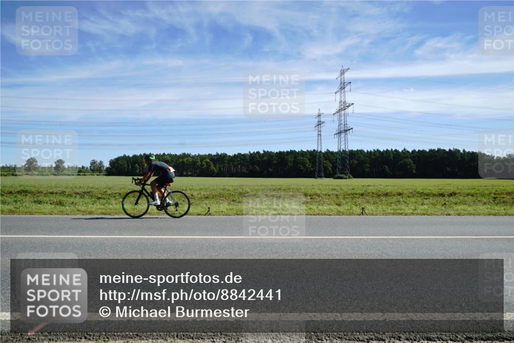 07.09.2025 - 19. Norderstedt Triathlon Michael Burmester http://msf.ph/oto/8842441 07.09.2025 12:30:35 Radfahren 715, 1295 meine-sportfotos.de