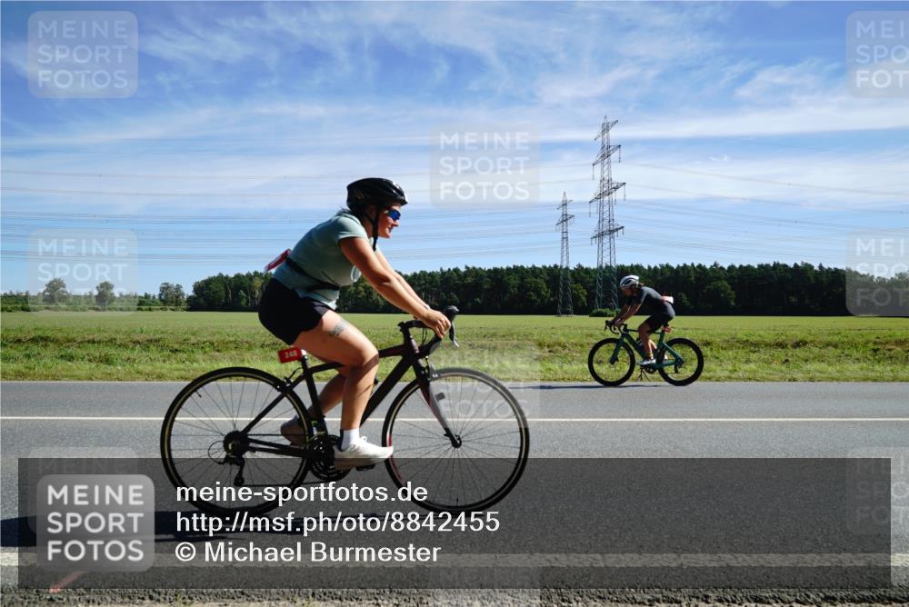07.09.2025 - 19. Norderstedt Triathlon Michael Burmester http://msf.ph/oto/8842455 07.09.2025 12:30:40 Radfahren 248, 715, 1221 meine-sportfotos.de