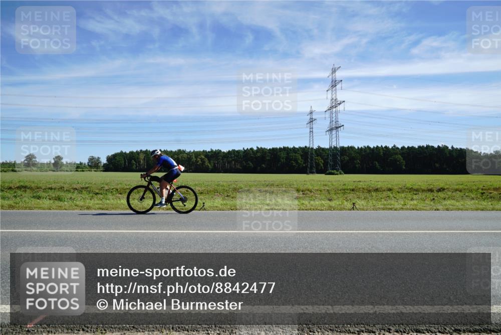07.09.2025 - 19. Norderstedt Triathlon Michael Burmester http://msf.ph/oto/8842477 07.09.2025 12:30:56 Radfahren 721 meine-sportfotos.de