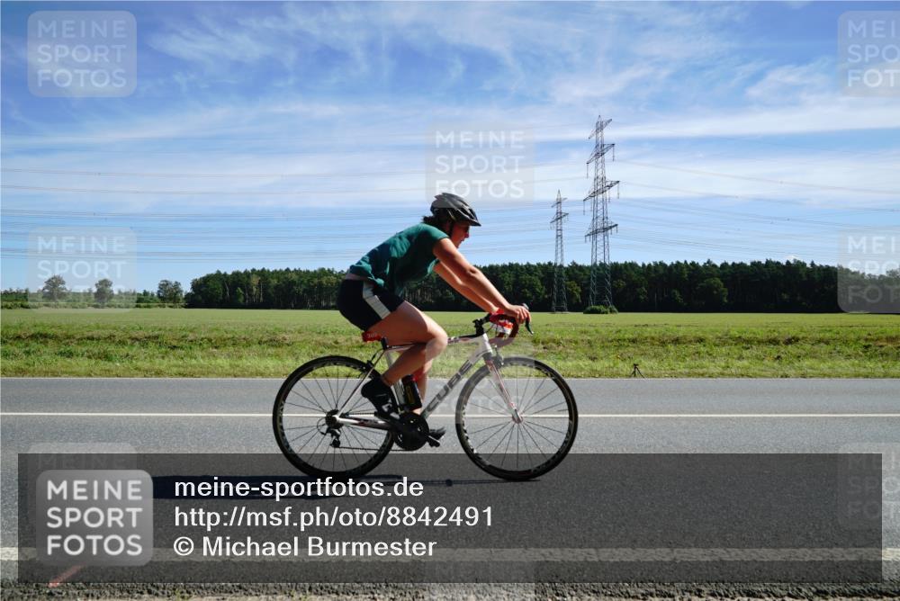 07.09.2025 - 19. Norderstedt Triathlon Michael Burmester http://msf.ph/oto/8842491 07.09.2025 12:31:11 Radfahren 183, 305, 1369, 1374 meine-sportfotos.de