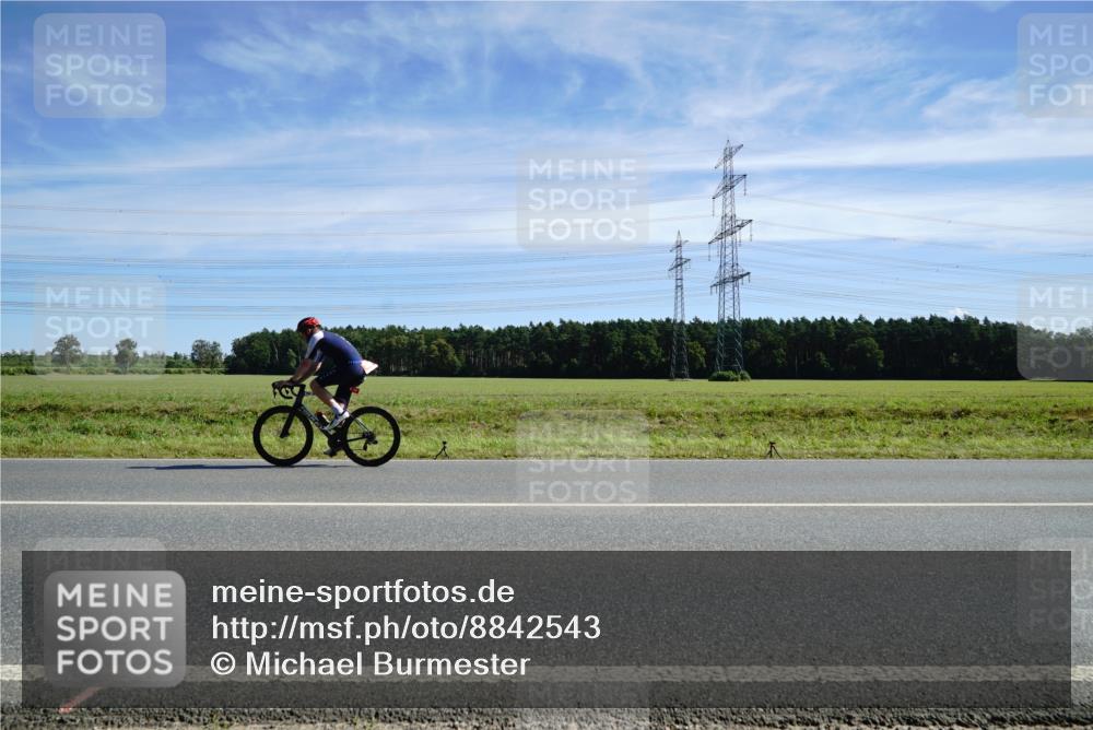 07.09.2025 - 19. Norderstedt Triathlon Michael Burmester http://msf.ph/oto/8842543 07.09.2025 12:31:36 Radfahren 713, 1255 meine-sportfotos.de