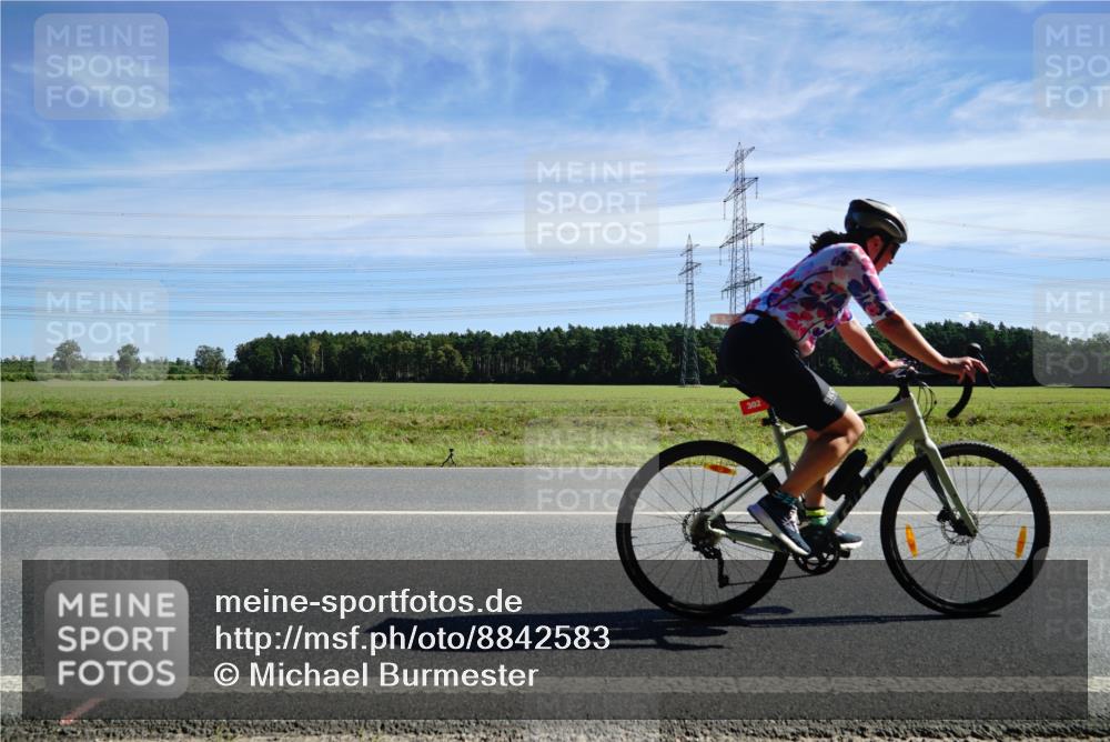 07.09.2025 - 19. Norderstedt Triathlon Michael Burmester http://msf.ph/oto/8842583 07.09.2025 12:31:56 Radfahren 302, 1322, 1339 meine-sportfotos.de