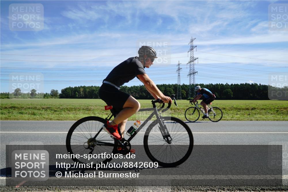 07.09.2025 - 19. Norderstedt Triathlon Michael Burmester http://msf.ph/oto/8842609 07.09.2025 12:32:18 Radfahren 277 meine-sportfotos.de