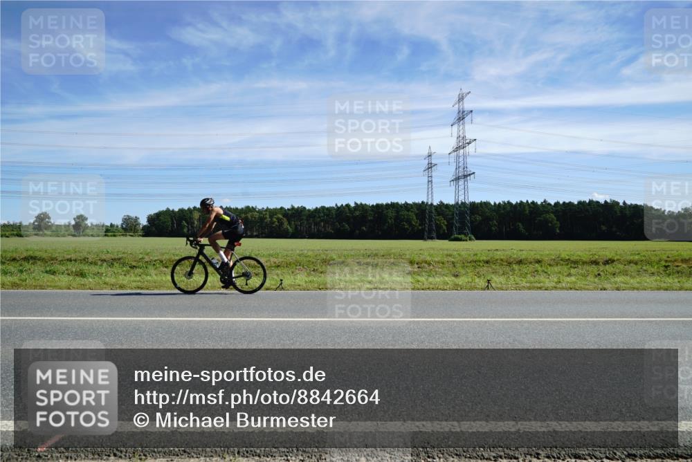 07.09.2025 - 19. Norderstedt Triathlon Michael Burmester http://msf.ph/oto/8842664 07.09.2025 12:32:59 Radfahren  meine-sportfotos.de