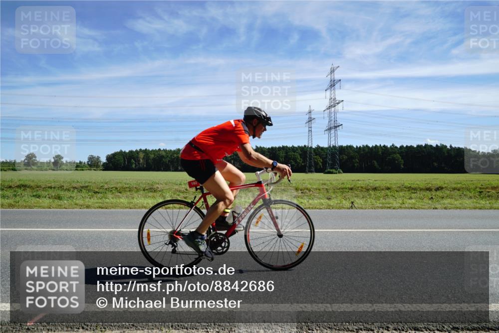 07.09.2025 - 19. Norderstedt Triathlon Michael Burmester http://msf.ph/oto/8842686 07.09.2025 12:33:09 Radfahren 182, 718, 853, 1276, 1342 meine-sportfotos.de
