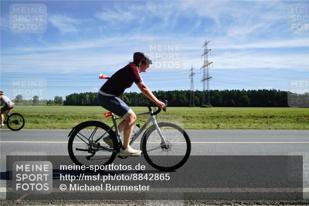07.09.2025 - 19. Norderstedt Triathlon Michael Burmester http://msf.ph/oto/8842865 07.09.2025 12:34:22 Radfahren 809 meine-sportfotos.de