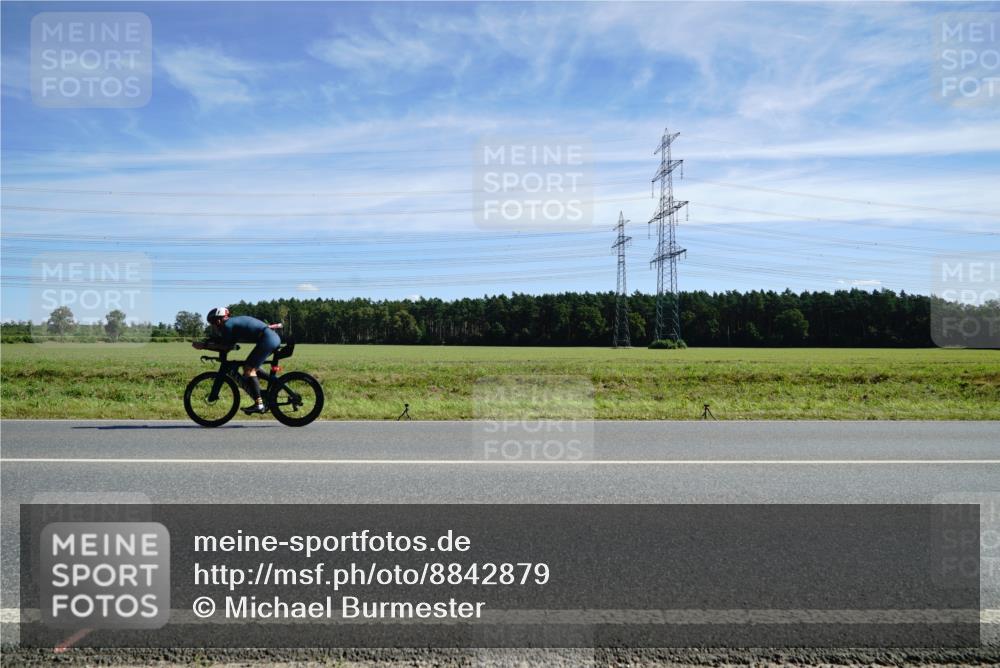 07.09.2025 - 19. Norderstedt Triathlon Michael Burmester http://msf.ph/oto/8842879 07.09.2025 12:34:27 Radfahren 244 meine-sportfotos.de
