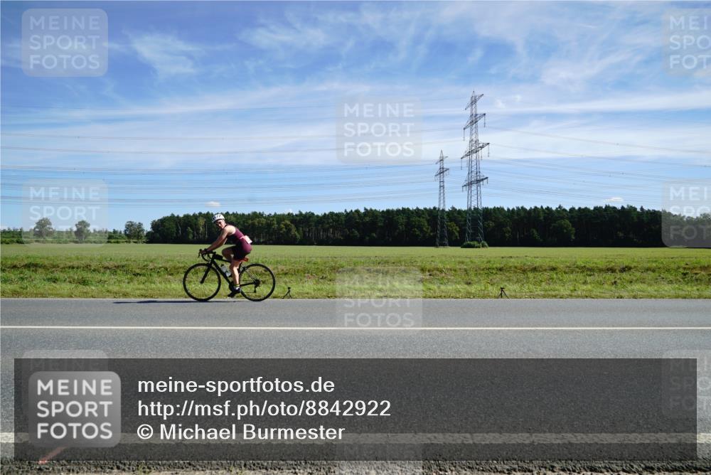 07.09.2025 - 19. Norderstedt Triathlon Michael Burmester http://msf.ph/oto/8842922 07.09.2025 12:35:03 Radfahren 176 meine-sportfotos.de