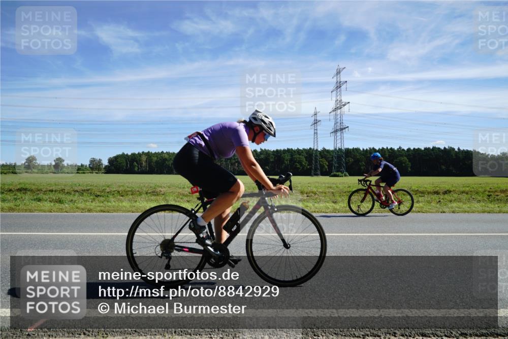 07.09.2025 - 19. Norderstedt Triathlon Michael Burmester http://msf.ph/oto/8842929 07.09.2025 12:35:05 Radfahren 176 meine-sportfotos.de