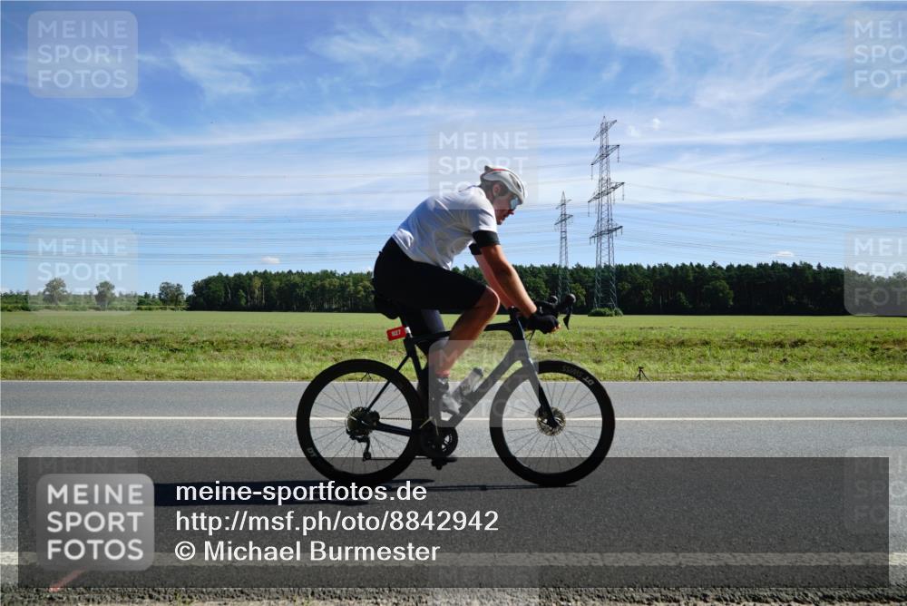 07.09.2025 - 19. Norderstedt Triathlon Michael Burmester http://msf.ph/oto/8842942 07.09.2025 12:35:11 Radfahren 827, 1396 meine-sportfotos.de