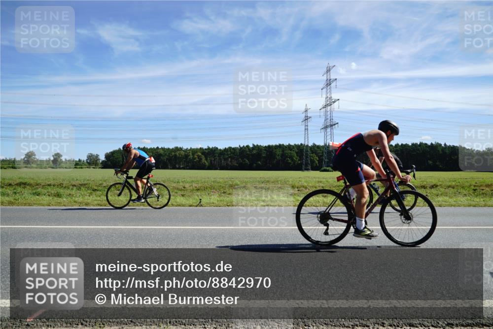 07.09.2025 - 19. Norderstedt Triathlon Michael Burmester http://msf.ph/oto/8842970 07.09.2025 12:35:19 Radfahren 218, 1243, 1277 meine-sportfotos.de