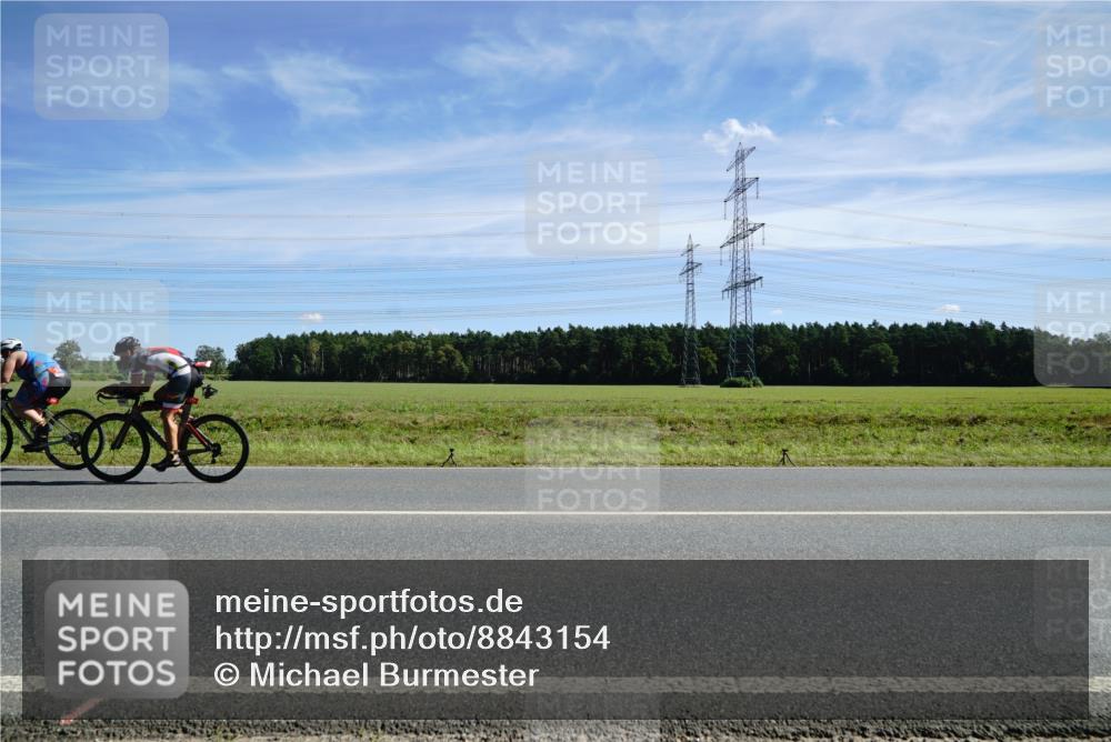 07.09.2025 - 19. Norderstedt Triathlon Michael Burmester http://msf.ph/oto/8843154 07.09.2025 12:36:23 Radfahren 174, 1216 meine-sportfotos.de