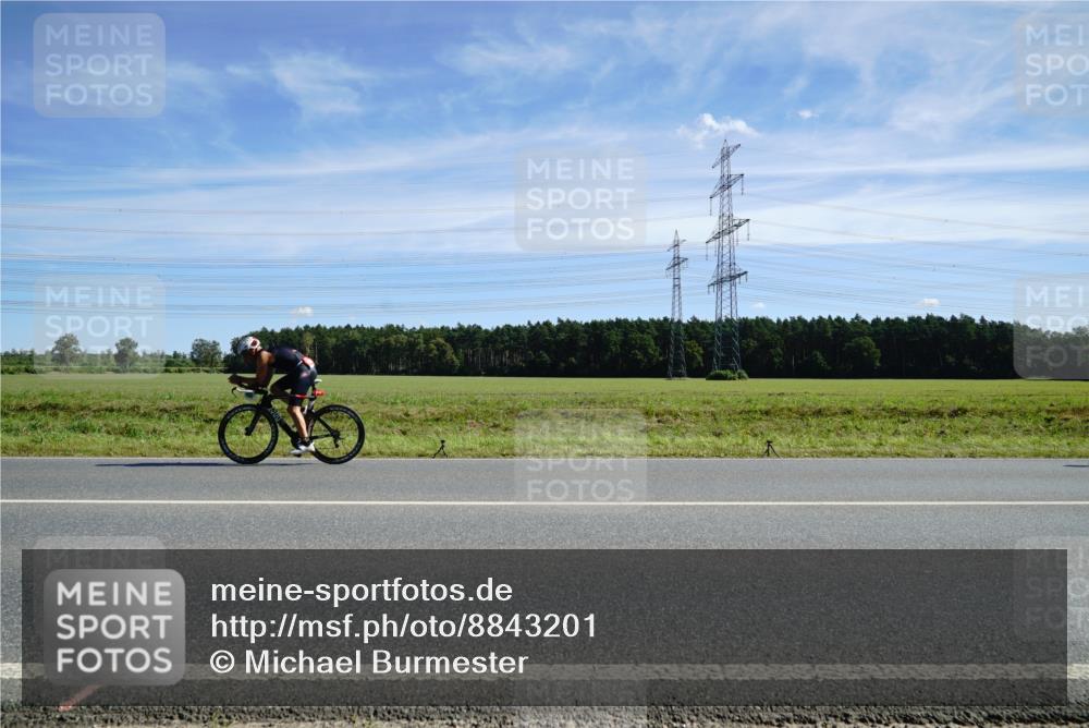 07.09.2025 - 19. Norderstedt Triathlon Michael Burmester http://msf.ph/oto/8843201 07.09.2025 12:36:34 Radfahren 249, 798, 825, 1338 meine-sportfotos.de