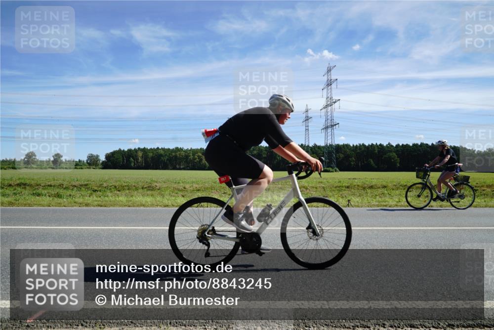 07.09.2025 - 19. Norderstedt Triathlon Michael Burmester http://msf.ph/oto/8843245 07.09.2025 12:36:55 Radfahren 757, 1398 meine-sportfotos.de