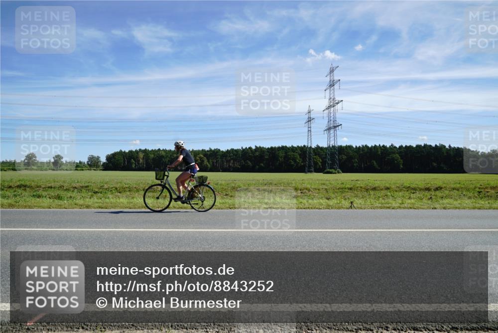 07.09.2025 - 19. Norderstedt Triathlon Michael Burmester http://msf.ph/oto/8843252 07.09.2025 12:36:56 Radfahren 757, 1398 meine-sportfotos.de