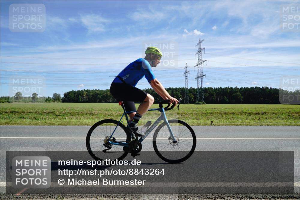 07.09.2025 - 19. Norderstedt Triathlon Michael Burmester http://msf.ph/oto/8843264 07.09.2025 12:37:03 Radfahren 153 meine-sportfotos.de