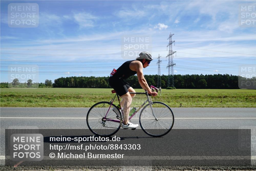 07.09.2025 - 19. Norderstedt Triathlon Michael Burmester http://msf.ph/oto/8843303 07.09.2025 12:37:29 Radfahren 1234, 1268, 1373 meine-sportfotos.de