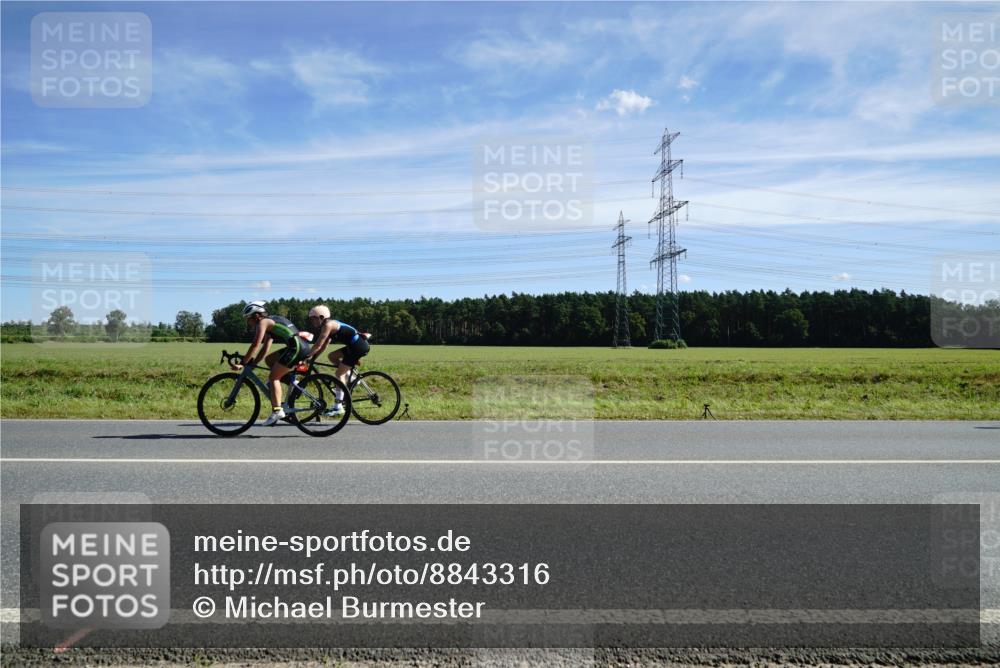 07.09.2025 - 19. Norderstedt Triathlon Michael Burmester http://msf.ph/oto/8843316 07.09.2025 12:37:34 Radfahren 220, 1234 meine-sportfotos.de