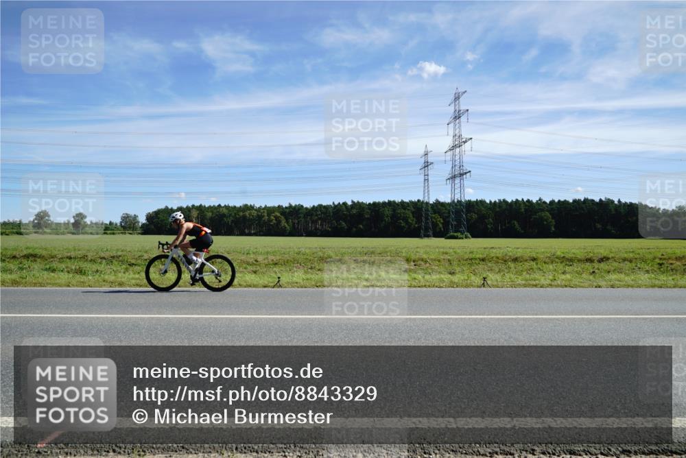 07.09.2025 - 19. Norderstedt Triathlon Michael Burmester http://msf.ph/oto/8843329 07.09.2025 12:37:35 Radfahren 219, 220 meine-sportfotos.de