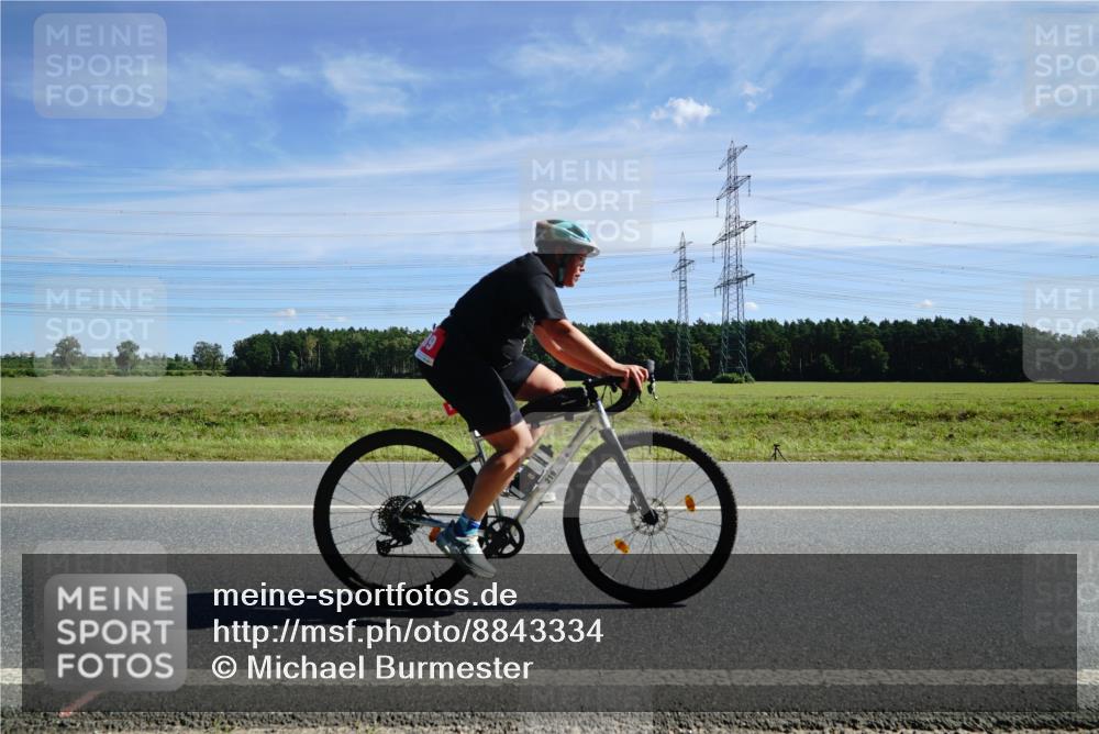 07.09.2025 - 19. Norderstedt Triathlon Michael Burmester http://msf.ph/oto/8843334 07.09.2025 12:37:37 Radfahren 219, 220, 701, 789, 814 meine-sportfotos.de