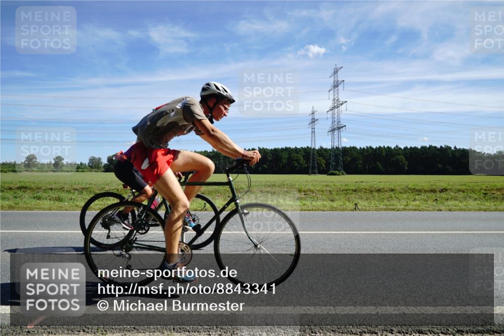 07.09.2025 - 19. Norderstedt Triathlon Michael Burmester http://msf.ph/oto/8843341 07.09.2025 12:37:39 Radfahren 219, 701, 789, 814 meine-sportfotos.de