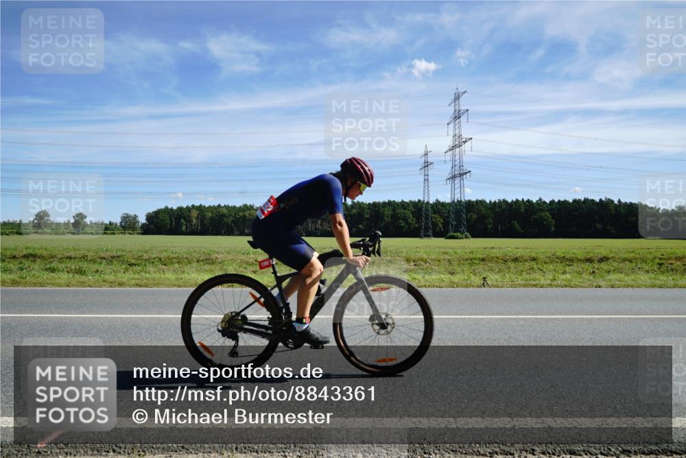 07.09.2025 - 19. Norderstedt Triathlon Michael Burmester http://msf.ph/oto/8843361 07.09.2025 12:37:48 Radfahren 208, 1292 meine-sportfotos.de