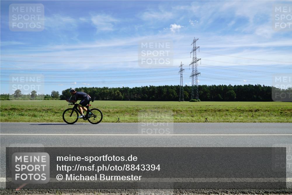07.09.2025 - 19. Norderstedt Triathlon Michael Burmester http://msf.ph/oto/8843394 07.09.2025 12:38:04 Radfahren 205, 301, 1252 meine-sportfotos.de