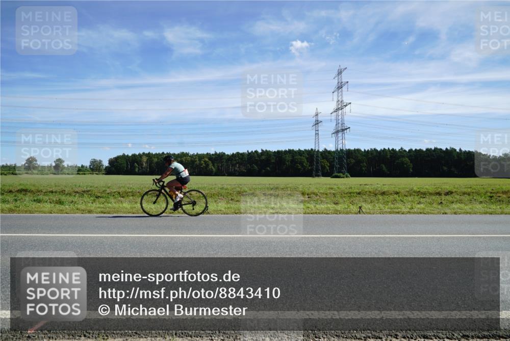 07.09.2025 - 19. Norderstedt Triathlon Michael Burmester http://msf.ph/oto/8843410 07.09.2025 12:38:16 Radfahren 187 meine-sportfotos.de