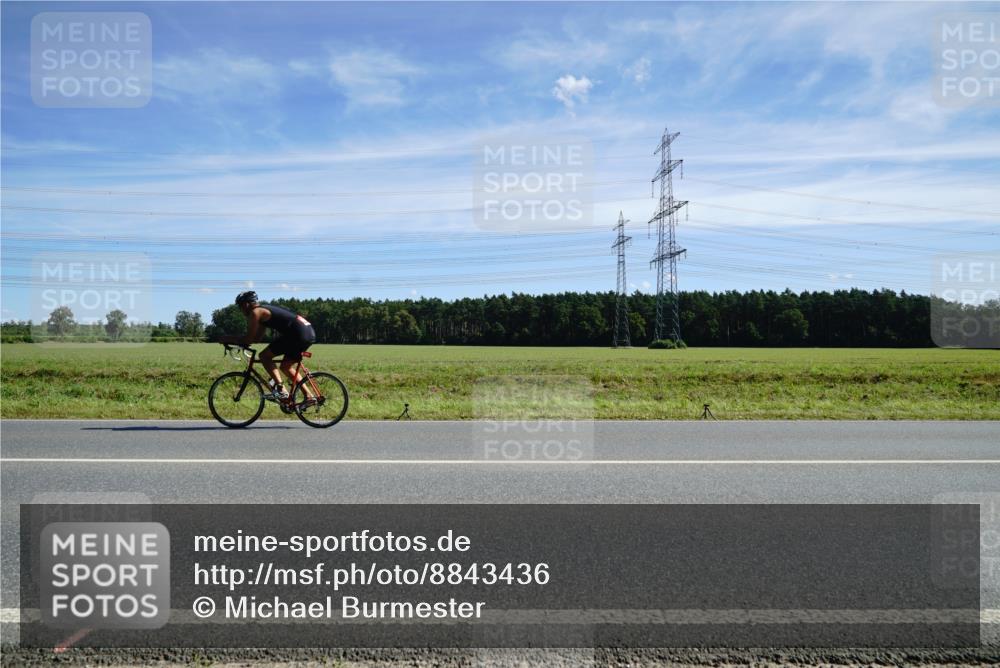 07.09.2025 - 19. Norderstedt Triathlon Michael Burmester http://msf.ph/oto/8843436 07.09.2025 12:38:28 Radfahren 759 meine-sportfotos.de