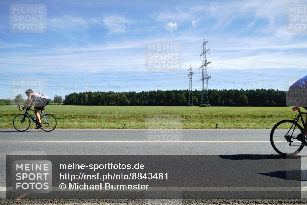 07.09.2025 - 19. Norderstedt Triathlon Michael Burmester http://msf.ph/oto/8843481 07.09.2025 12:38:39 Radfahren 224, 309, 766, 808 meine-sportfotos.de