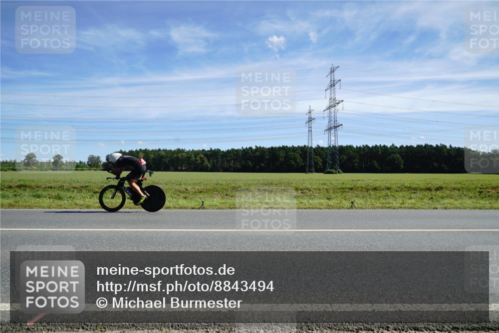 07.09.2025 - 19. Norderstedt Triathlon Michael Burmester http://msf.ph/oto/8843494 07.09.2025 12:38:44 Radfahren 1384 meine-sportfotos.de