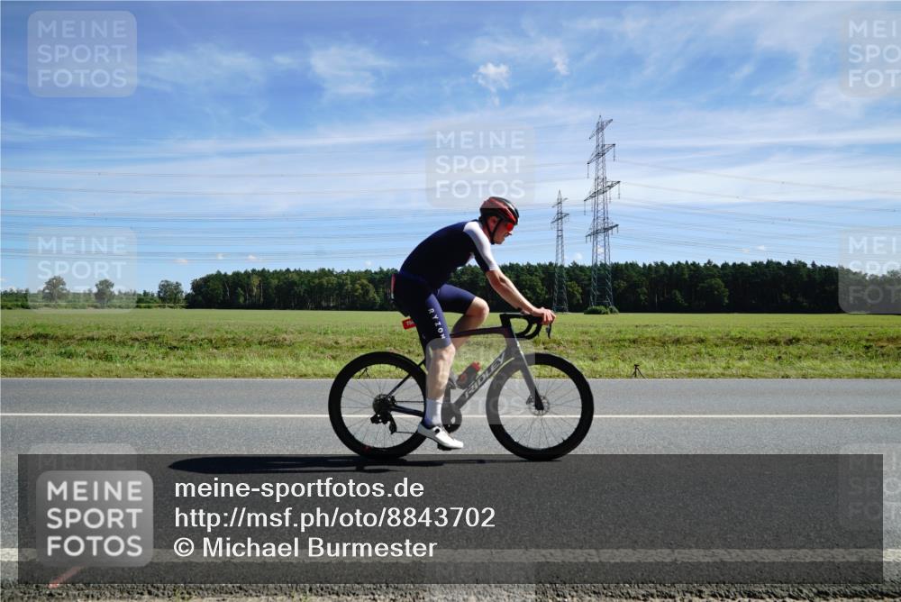 07.09.2025 - 19. Norderstedt Triathlon Michael Burmester http://msf.ph/oto/8843702 07.09.2025 12:38:49 Radfahren 754, 1384 meine-sportfotos.de